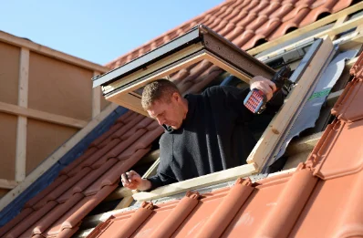 Pose de fenêtres de toit Velux à Cendras